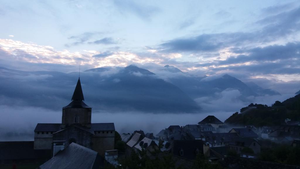 Les Rochers Saint-Savin  ภายนอก รูปภาพ