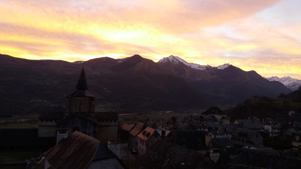 Les Rochers Saint-Savin  ภายนอก รูปภาพ