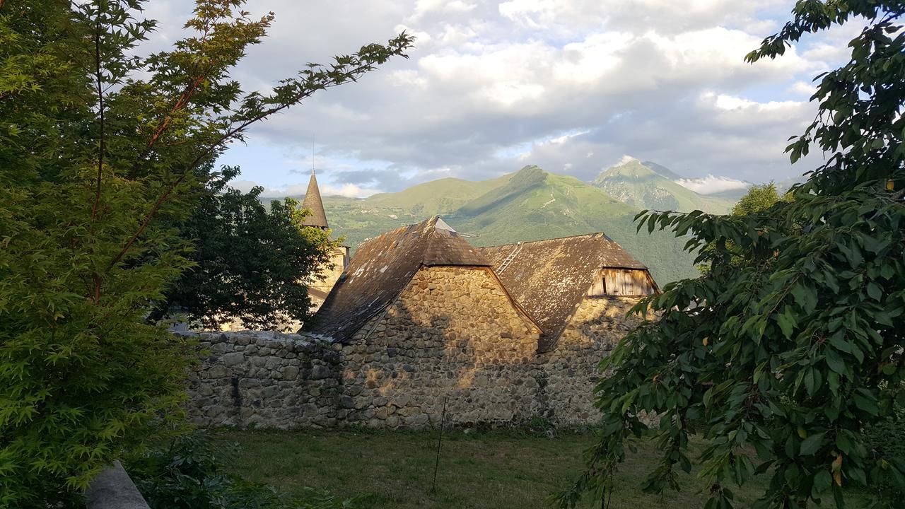 Les Rochers Saint-Savin  ภายนอก รูปภาพ